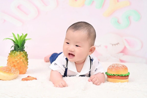 嵊州宝宝在妈妈肚子里